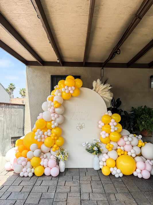 Sweet as Honey: Honey Bee–Themed Baby Shower Balloon Decor in Ontario, CA 🐝🍯
