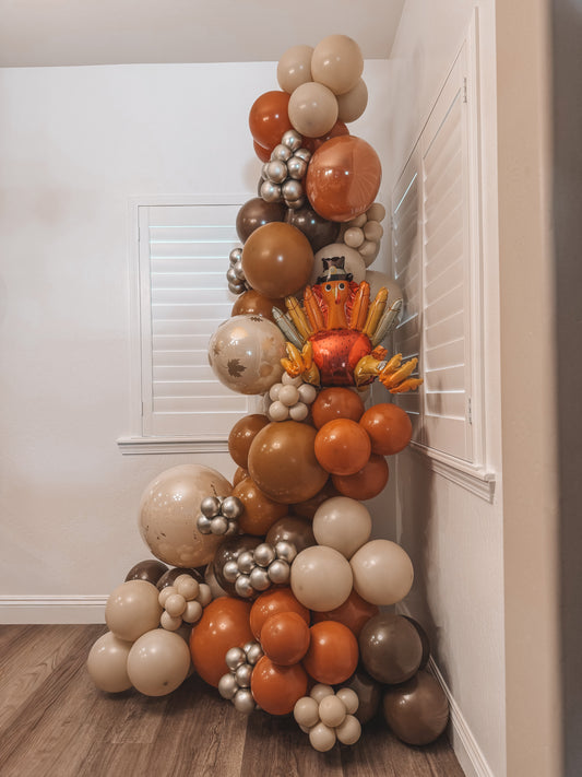 Thanksgiving Balloon Decor Ideas for a Warm + Welcoming Holiday at Home  By The Balloon Pop Co. | Ontario Ranch, CA | Serving the Inland Empire, SGV & Los Angeles County