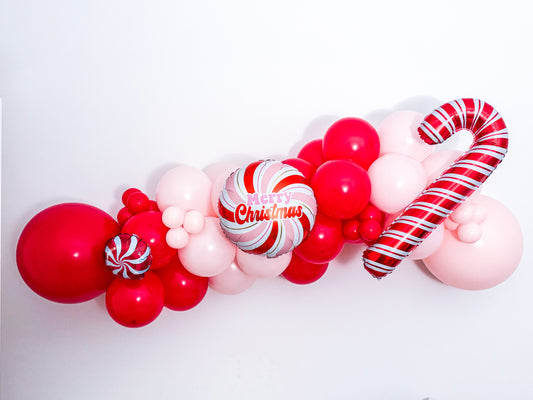 MAKE YOUR HOLIDAY PARTY MAGICAL WITH CHRISTMAS BALLOON DECOR
